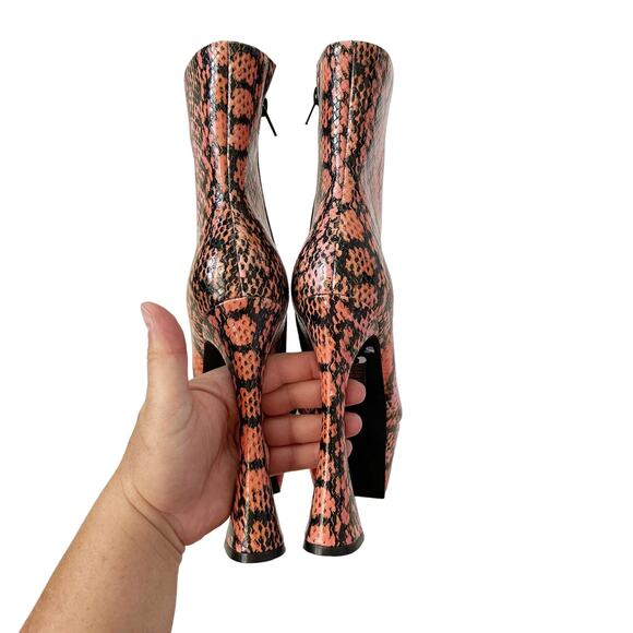 Jeffrey Campbell 7 - Picture 5 of 8